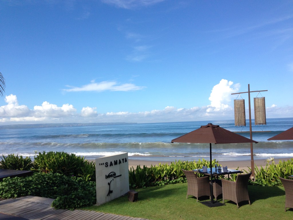 The dining area near the shore.